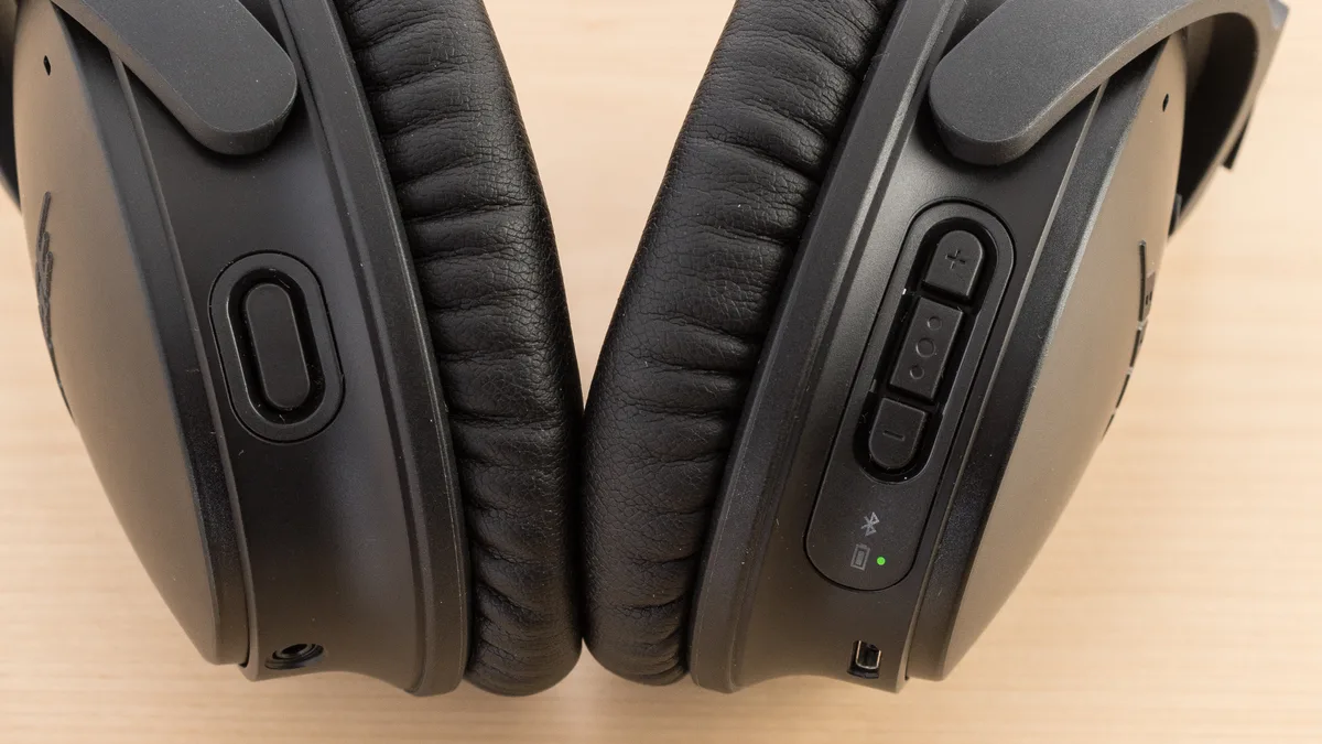 Bose QC35 reset buttons