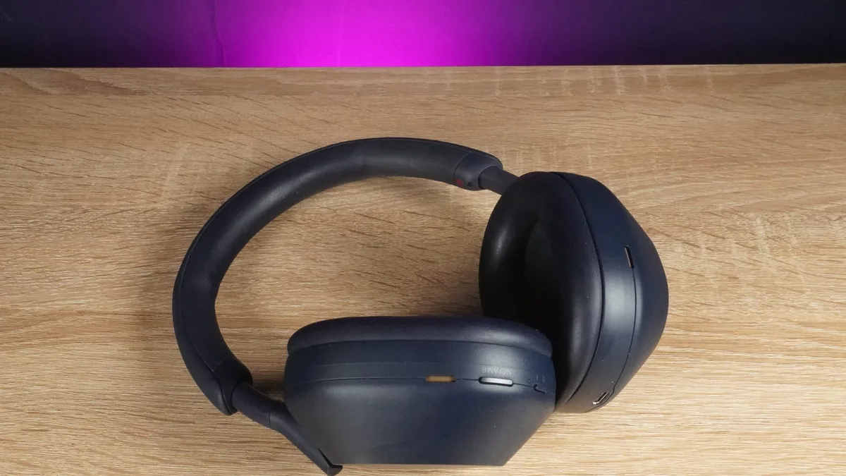 how to reset sony headphones
